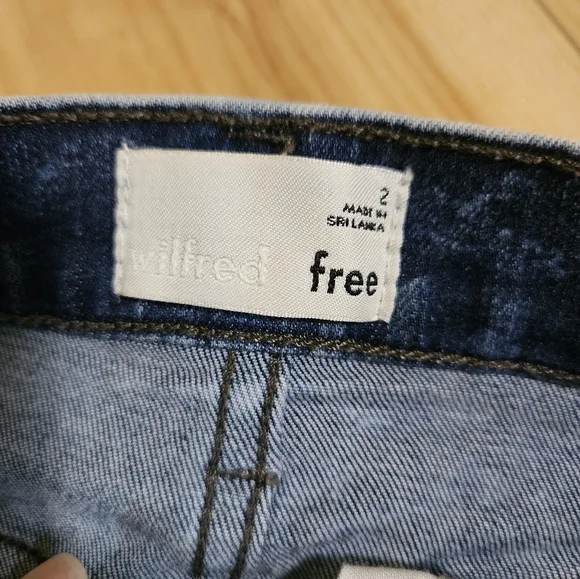 Wilfred Acid-Wash Jean Skirt in XS - Picture 3 of 3